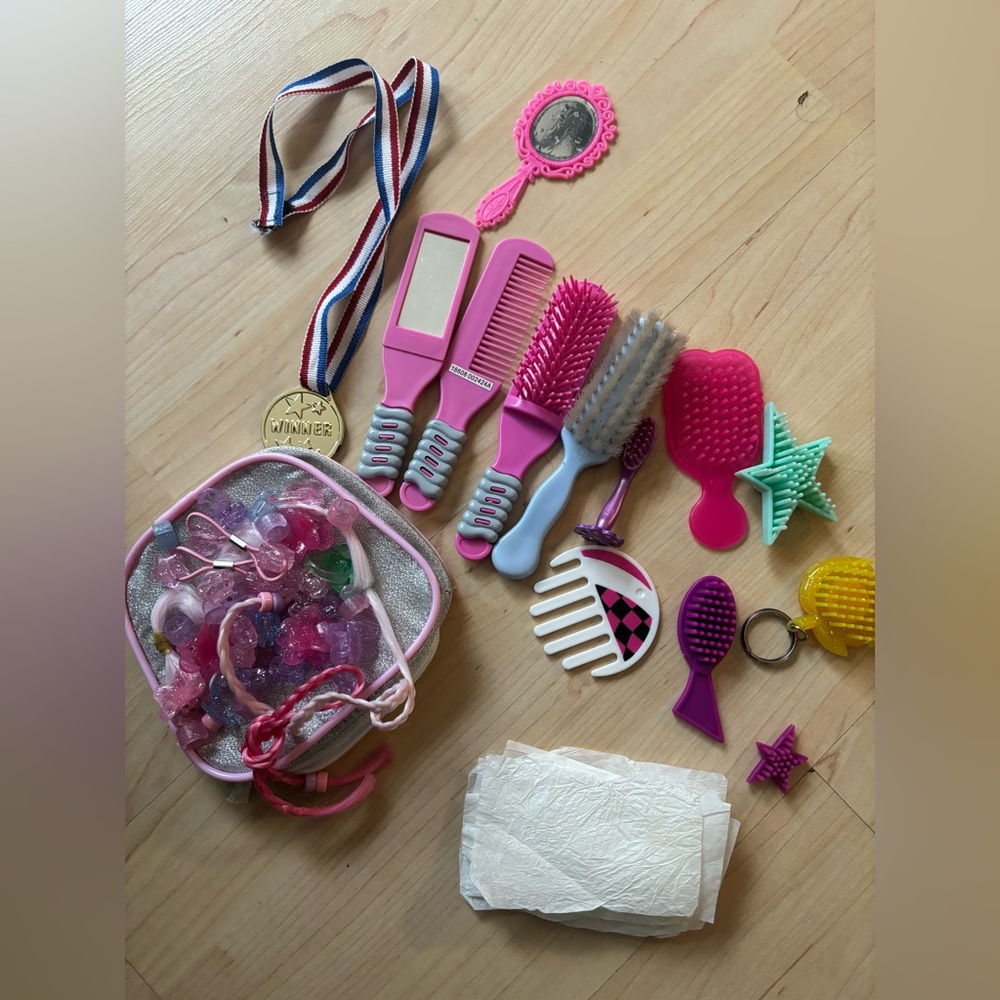 Multicolored Doll’s Hair Accessory Set+Tinkerbell metal box for-the accessories.